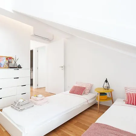 Alfama Charming With Amazing River View And Terrace דירה ליסבון