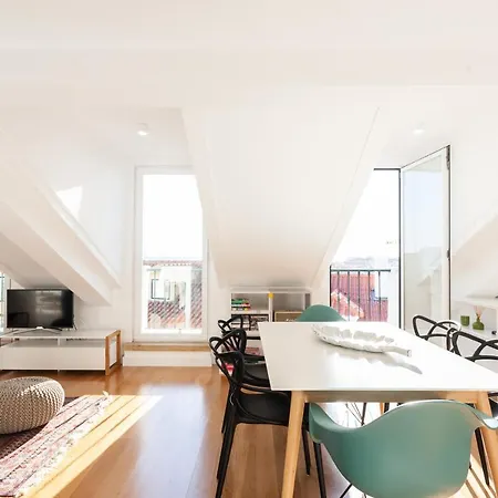 Апартаменты Alfama Charming With Amazing River View And Terrace Лиссабон