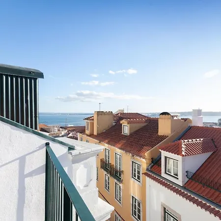 Alfama Charming With Amazing River View And Terrace Apartamento